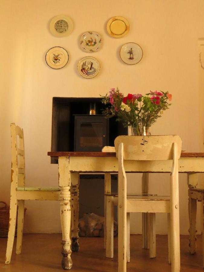 At 85 On Church Prince Albert Room photo